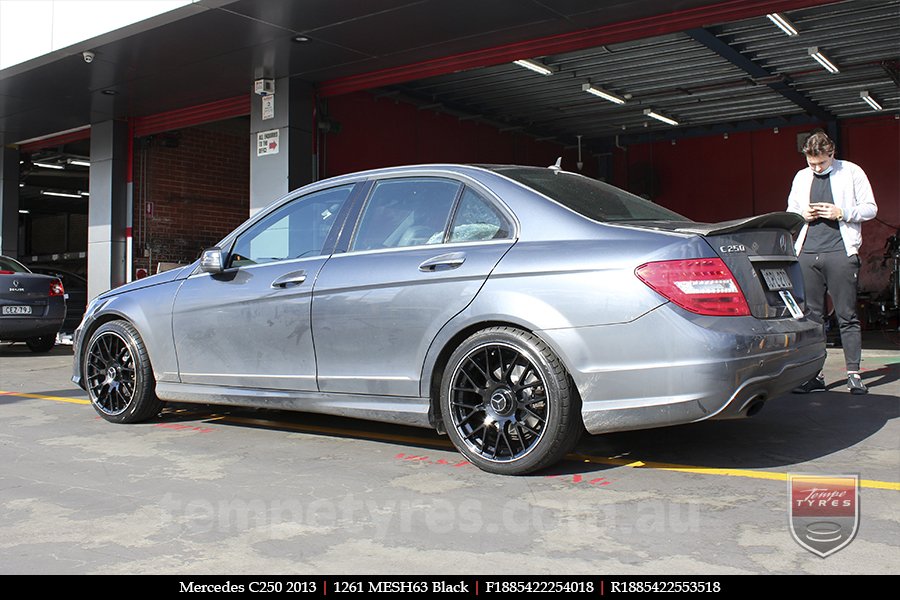 18x8.5 1261 MESH63 Black on MERCEDES C-Class