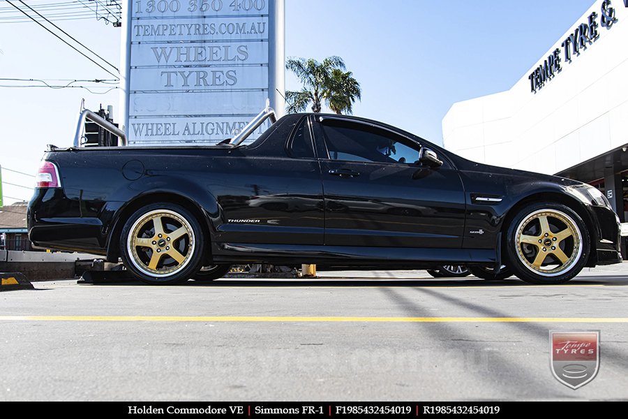 19x8.5 19x9.5 Simmons FR-1 Gold on HOLDEN COMMODORE VE