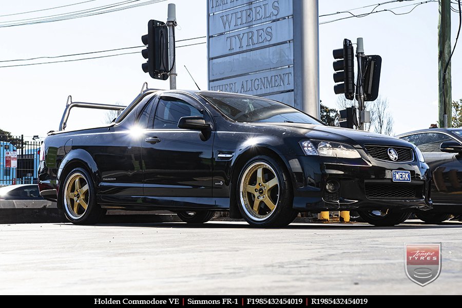 19x8.5 19x9.5 Simmons FR-1 Gold on HOLDEN COMMODORE VE