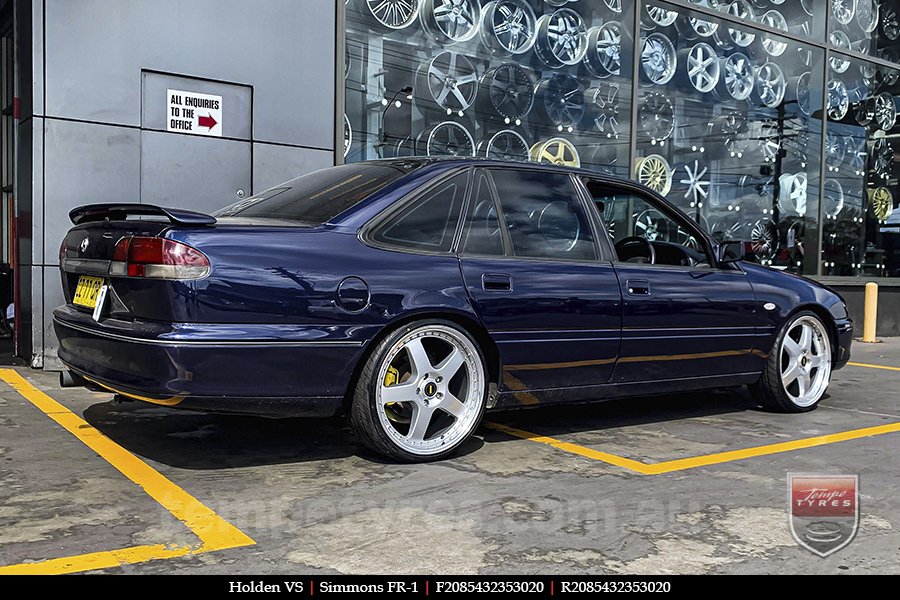 20x8.5 20x9.5 Simmons FR-1 Silver on HOLDEN COMMODORE VS