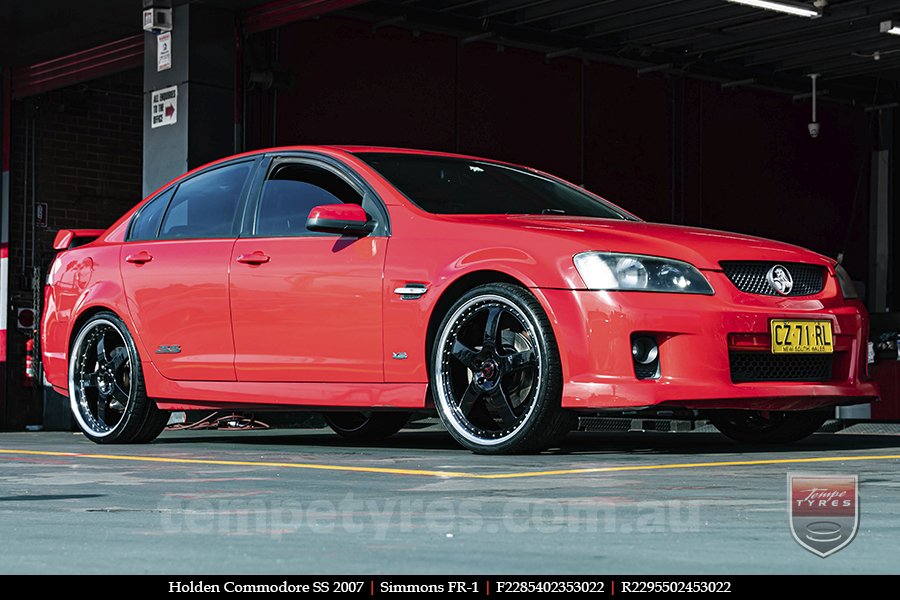 22x8.5 22x9.5 Simmons FR-1 Gloss Black Mirror Lip on HOLDEN COMMODORE