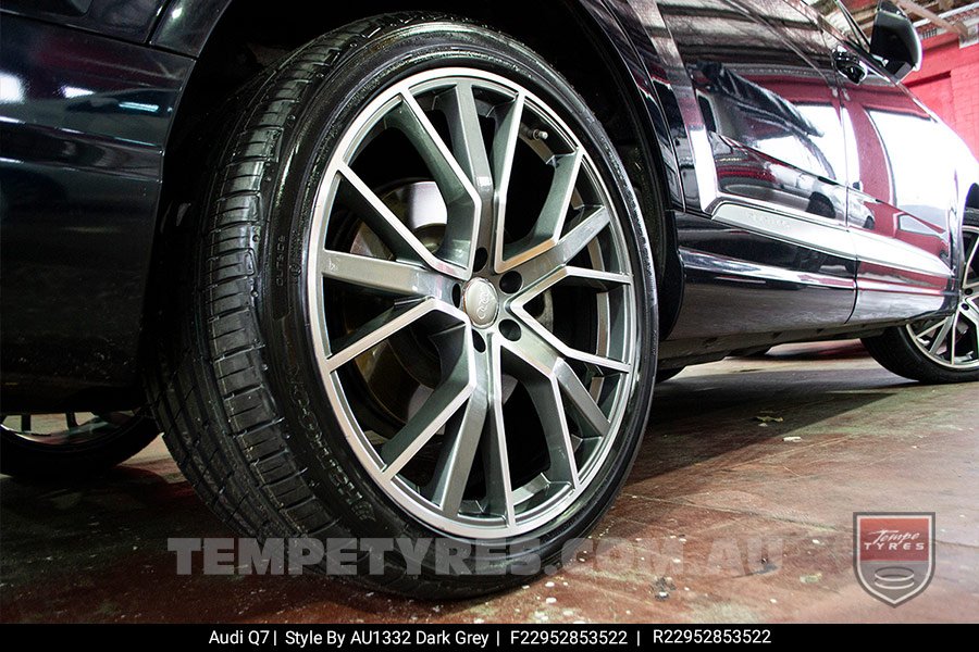 22x9.5 1332 AU1332 Dark Grey on Audi Q7