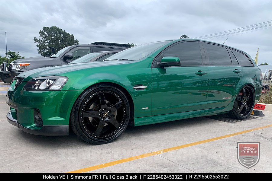 20x8.5 20x9.5 Simmons FR-1 Gloss Black on Holden Commodore VE