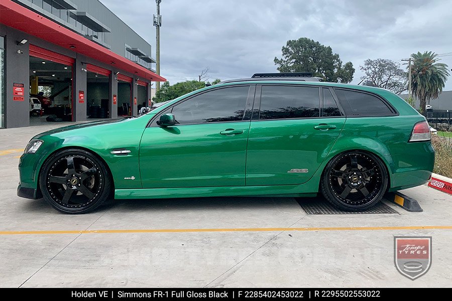 20x8.5 20x9.5 Simmons FR-1 Gloss Black on Holden Commodore VE