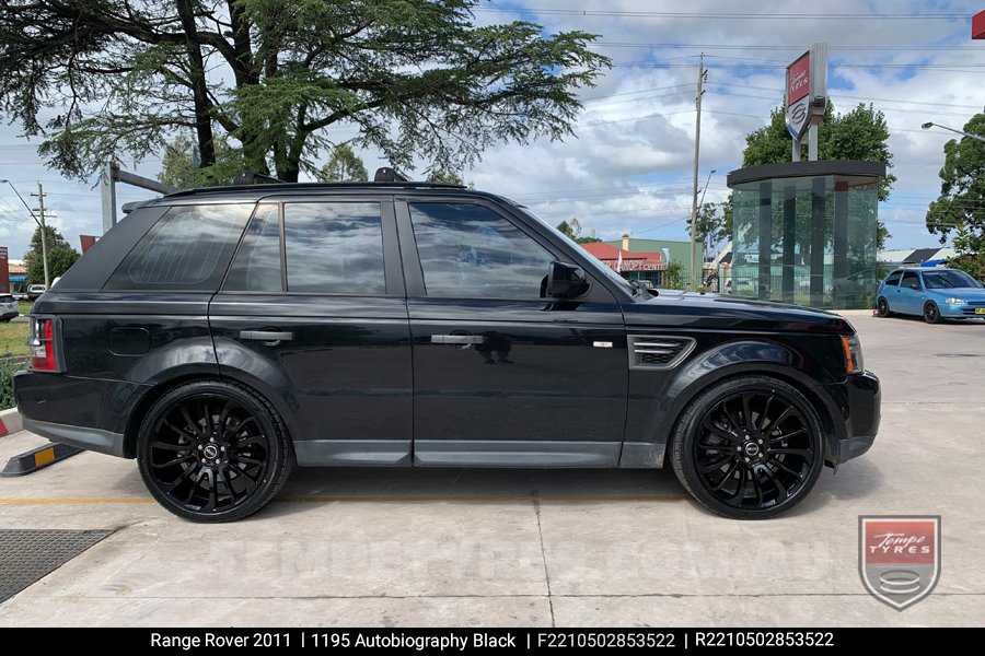 22x10 1195 Autobiography Black on Range Rover Sport