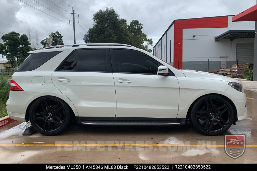 22x10 5346 ML63 Black on Mercedes ML-Class