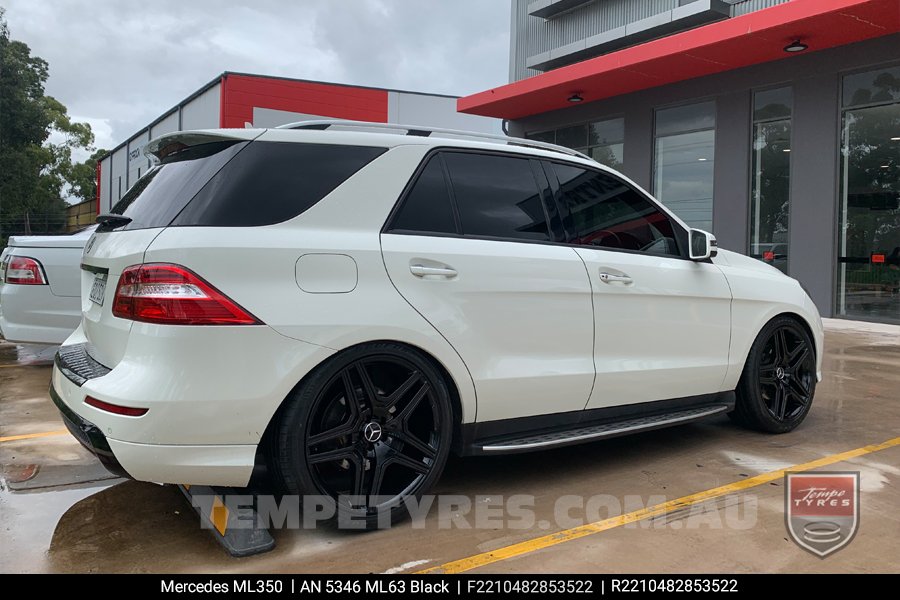 22x10 5346 ML63 Black on Mercedes ML-Class