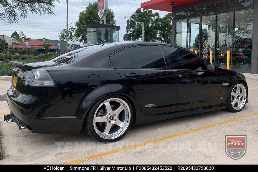 20x8.5 20x9.5 Simmons FR-1 Silver on Holden Commodore VE