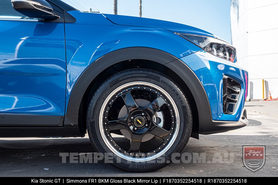 18x7.0 18x8.5 Simmons FR-1 Gloss Black on Kia Stonic GT