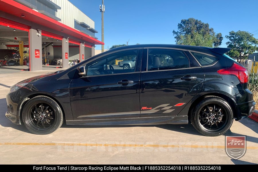 18x8.5 Starcorp Racing ECLIPSE on Ford Focus Tend