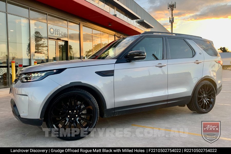 22x10 1195 Autobiography Black on Land Rover Discovery