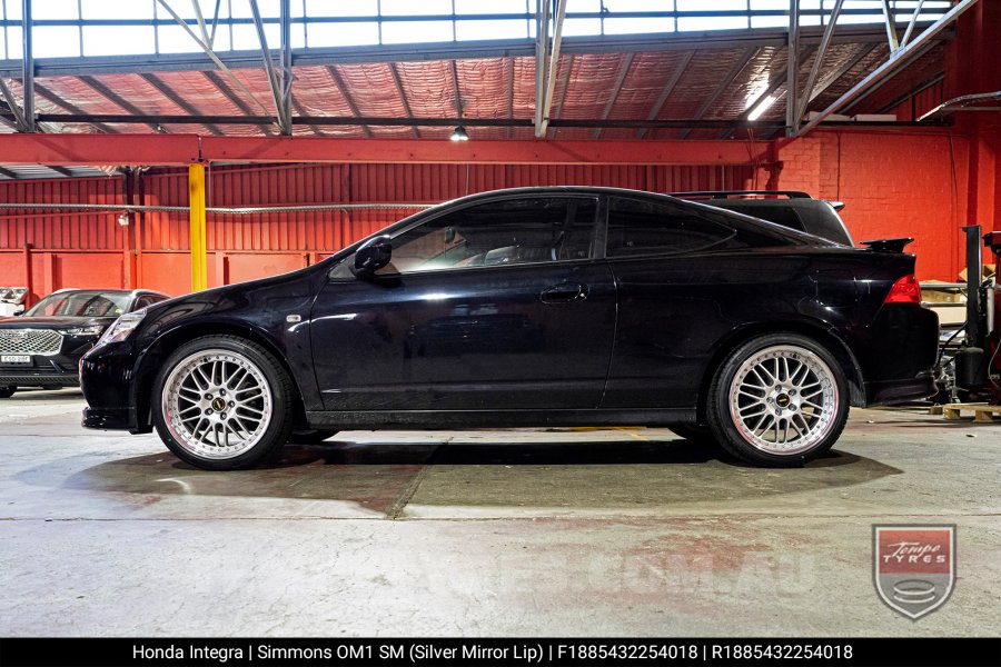 18x8.5 18x9.5 Simmons OM-1 Silver on Honda Integra