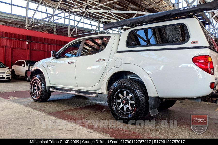 17x9.0 Grudge Offroad SCAR on Mitsubishi Triton