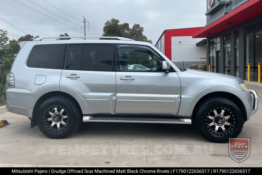 17x9.0 Grudge Offroad SCAR on Mitsubishi Pajero