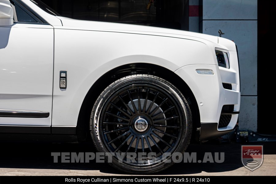 Custom Simmons Wheels on Roll Royce Cullinan