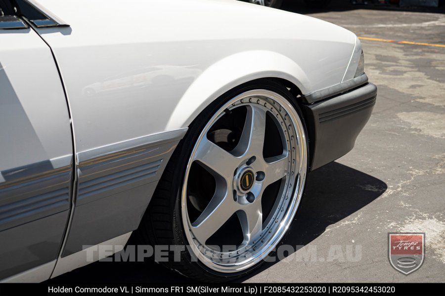 20x8.5 20x9.5 Simmons FR-1 Silver on Holden Commodore VL