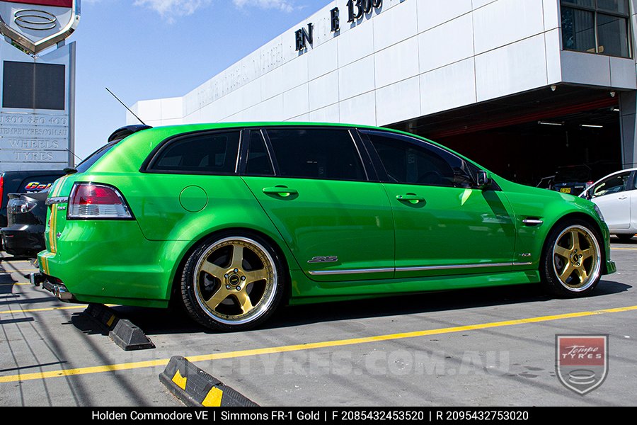 20x8.5 20x9.5 Simmons FR-1 Gold on Holden Commodore VE