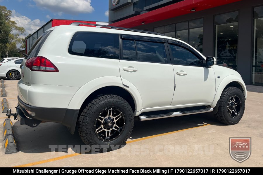 17x9.0 Grudge Offroad SIEGE on Mitsubishi Challenger