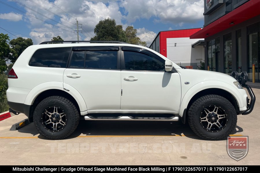 17x9.0 Grudge Offroad SIEGE on Mitsubishi Challenger