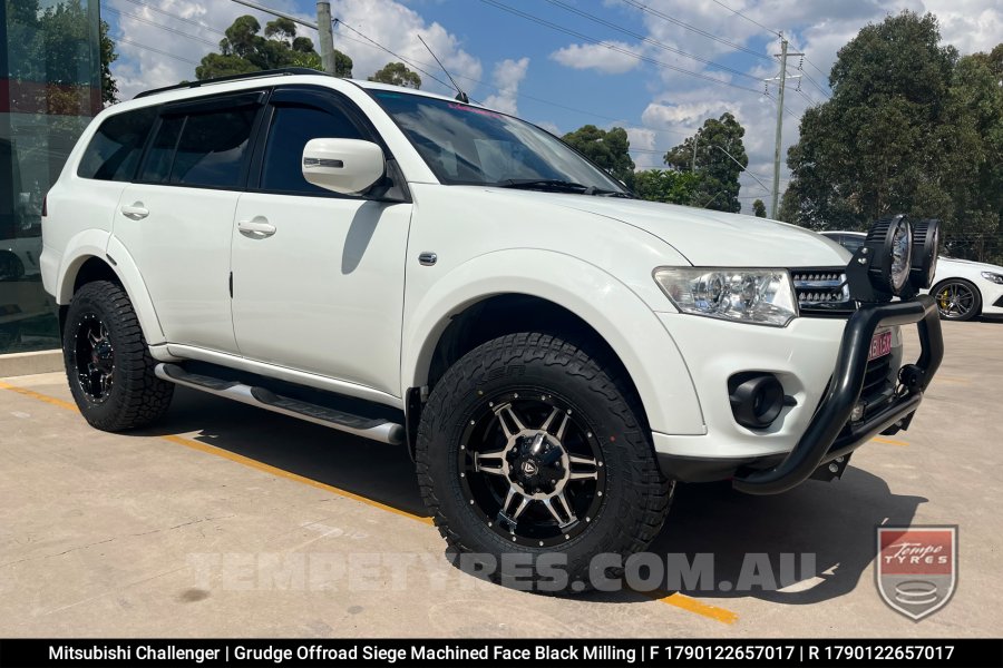 17x9.0 Grudge Offroad SIEGE on Mitsubishi Challenger