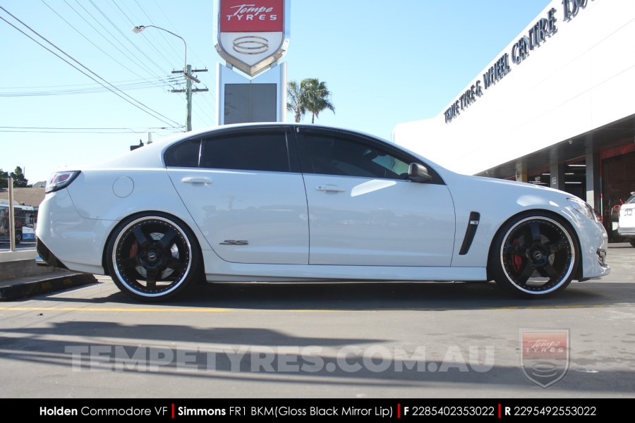 22x8.5 22x9.5 Simmons FR-1 Gloss Black Mirror Lip on Holden Commodore VF