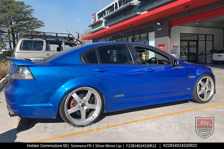 22x8.5 22x9.5 Simmons FR-1 Silver on Holden Commodore VF