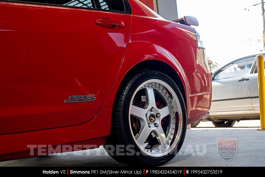 19x8.5 19x9.5 Simmons FR-1 Silver on Holden Commodore VE