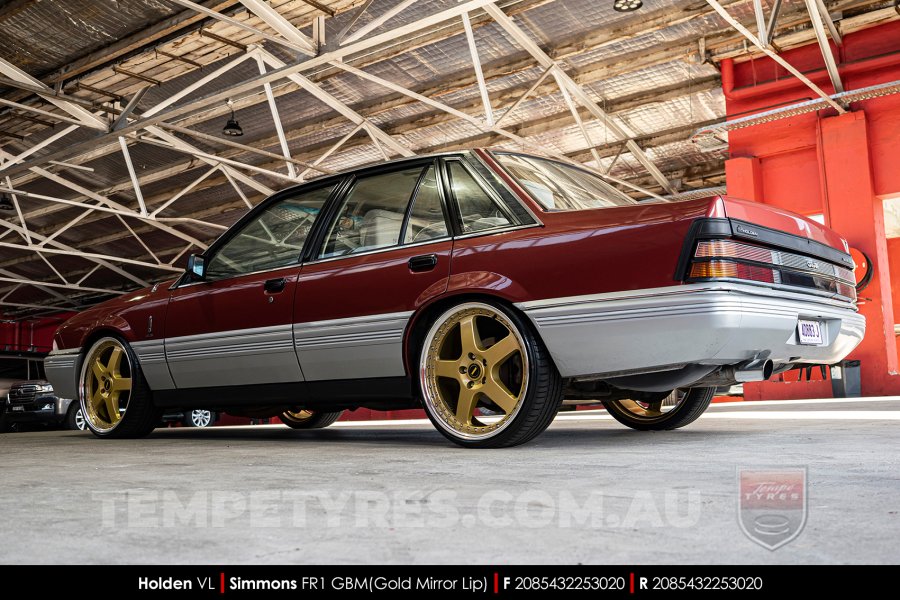 20x8.5 20x9.5 Simmons FR-1 Gold on Holden Commodore VL