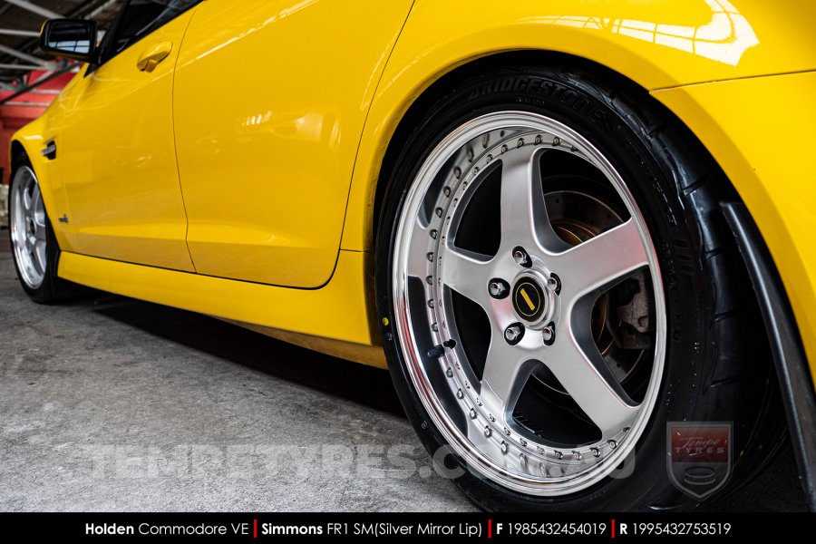 19x8.5 19x9.5 Simmons FR-1 Silver on Holden Commodore VE