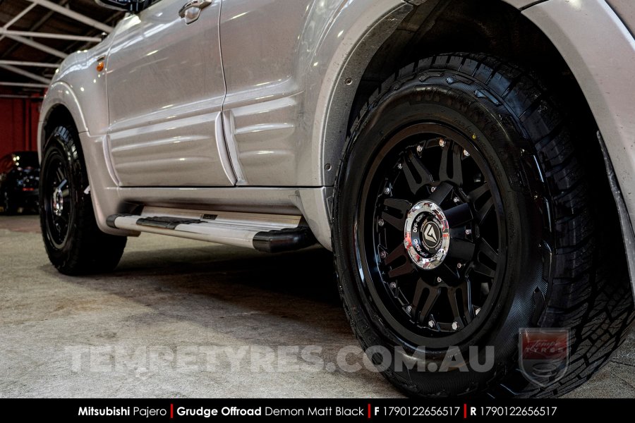 17x9.0 Grudge Offroad DEMON on Mitsubishi Pajero