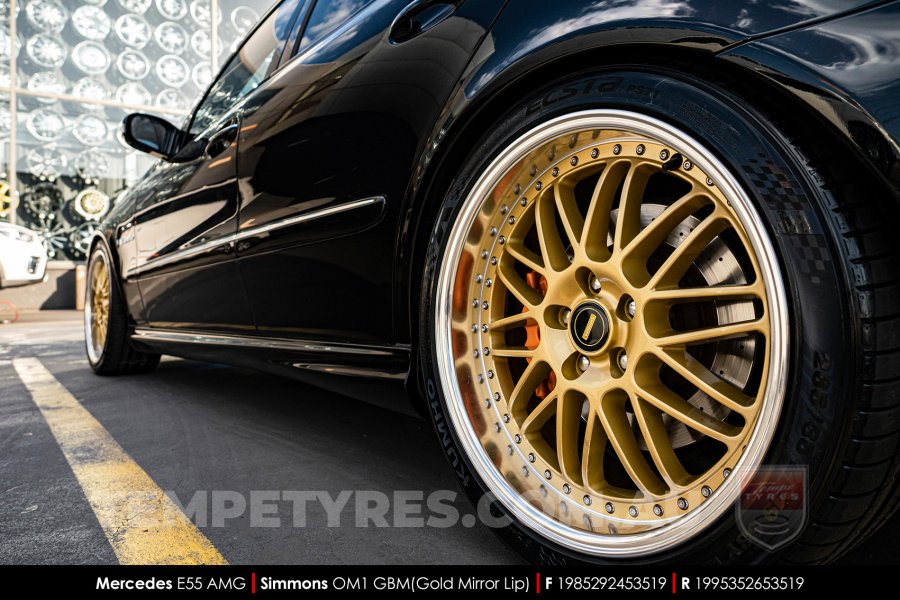 19x8.5 19x9.5 Simmons OM-1 Gold on Mercedes E-Class