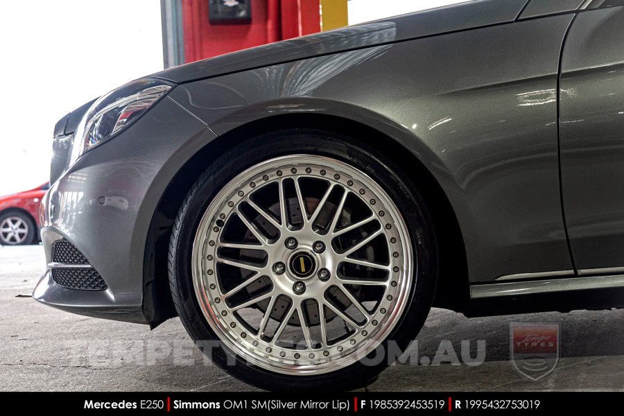19x8.5 19x9.5 Simmons OM-1 Silver on Mercedes E-Class