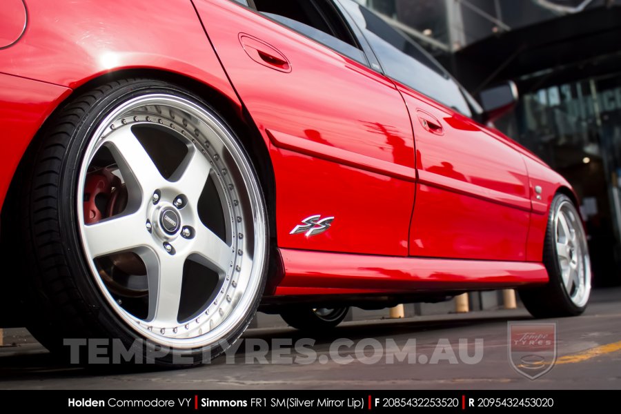 20x8.5 20x9.5 Simmons FR-1 Silver on Holden Commodore VY