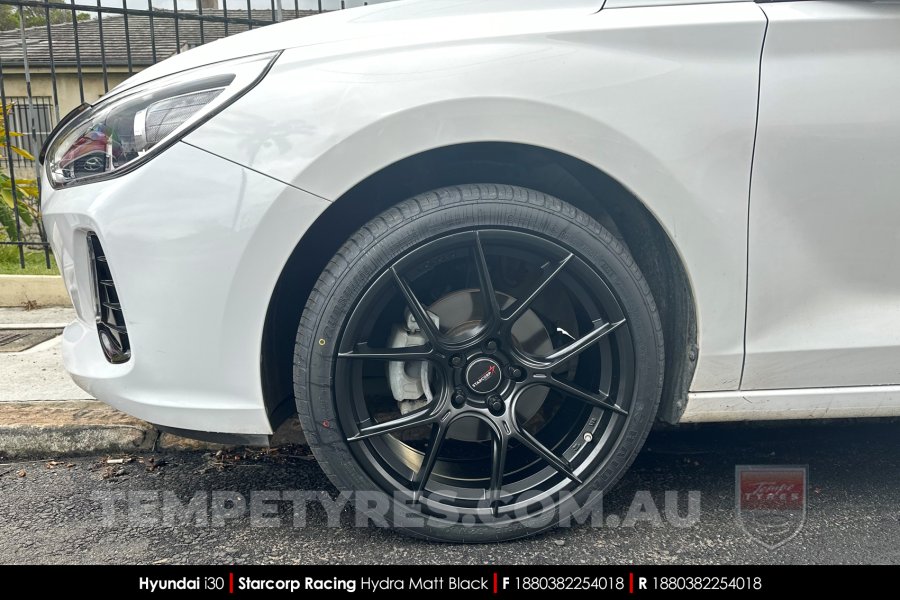 18x8.0 Starcorp Racing HYDRA on Hyundai i30