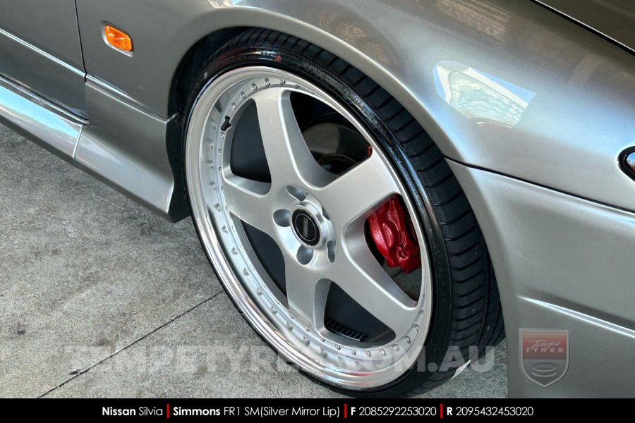 20x8.5 20x9.5 Simmons FR-1 Silver on Nissan Silvia