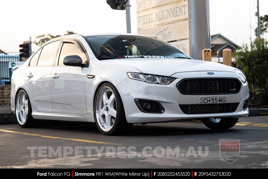 20x8.5 20x9.5 Simmons FR-1 White on Ford Falcon