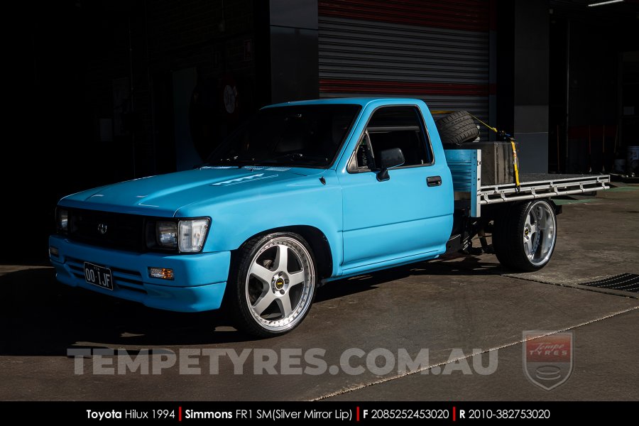 20x8.5 20x9.5 Simmons FR-1 Silver on Toyota Hilux
