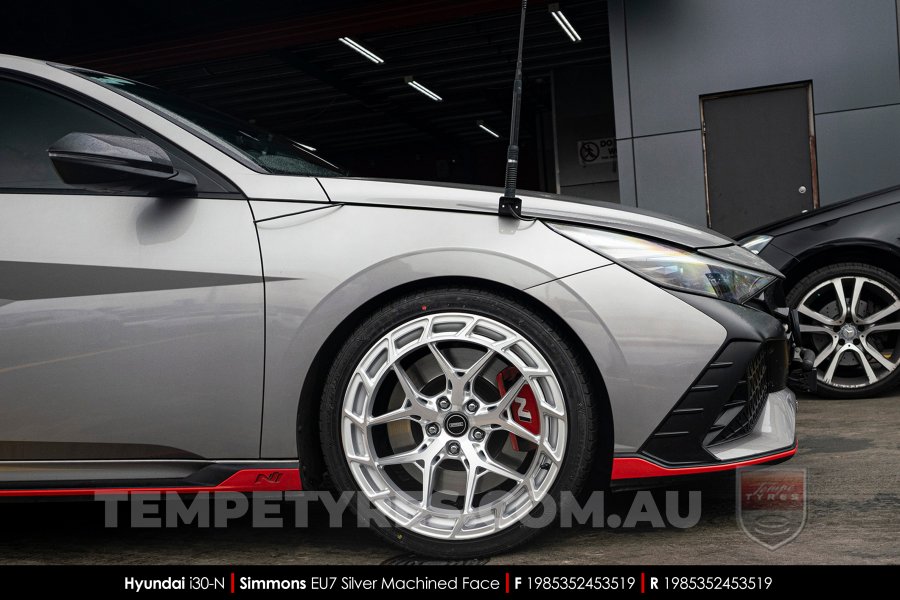 19x8.5 19x9.5 Simmons EU7 Silver Machined Face on Hyundai i30