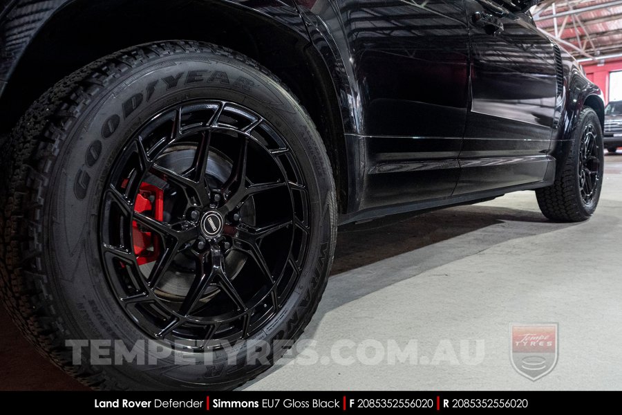 20x8.5 Simmons EU7 Gloss Black on Land Rover Defender