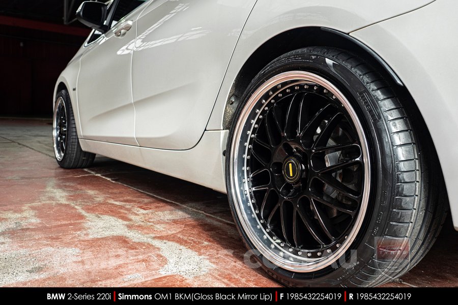 19x8.5 19x9.5 Simmons OM-1 Gloss Black on BMW 2 Series