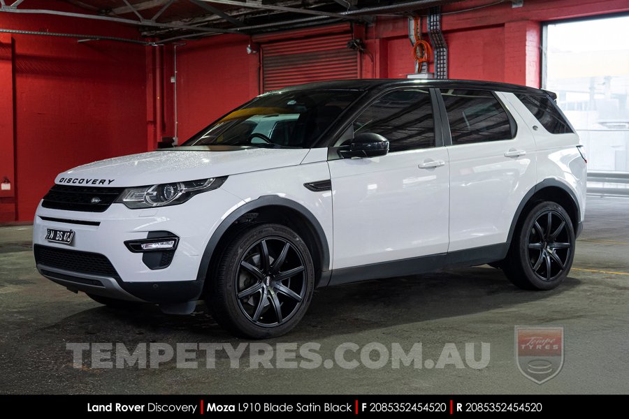 20x8.5 MOZA 910 Blade Satin Black on Land Rover Discovery