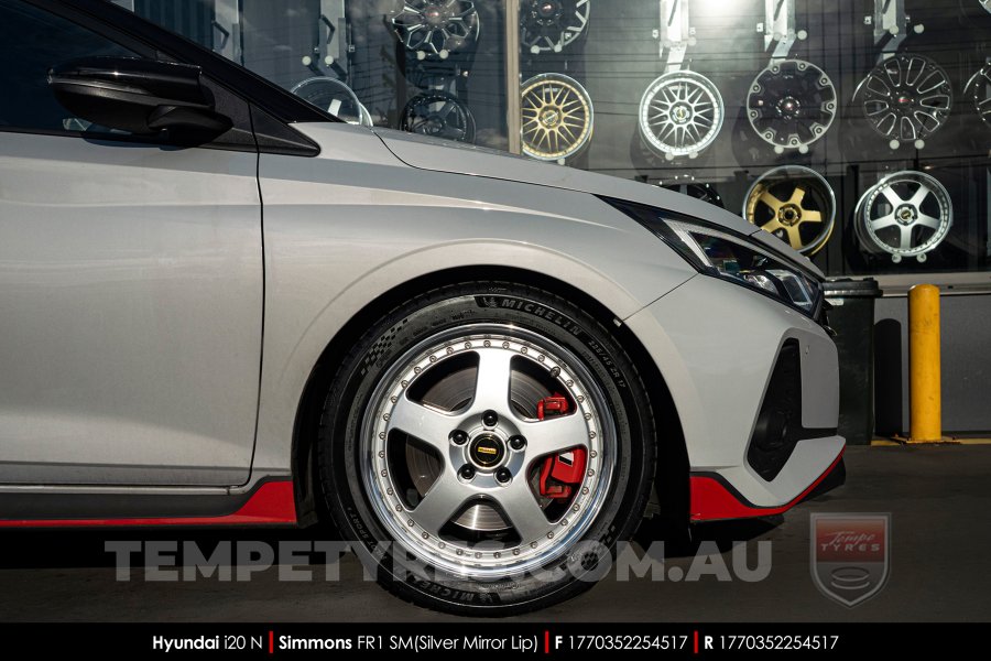 17x7.0 17x8.5 Simmons FR-1 Silver on Hyundai i20