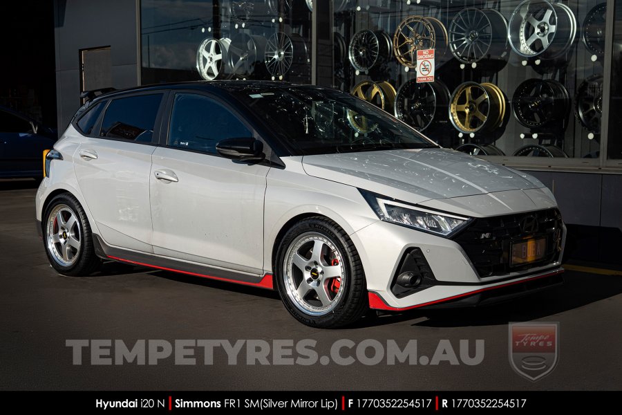17x7.0 17x8.5 Simmons FR-1 Silver on Hyundai i20