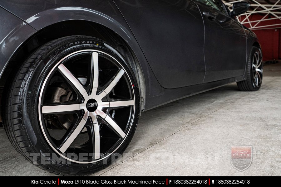 18x8.0 MOZA 910 Blade Gloss Black Machined on Kia Cerato