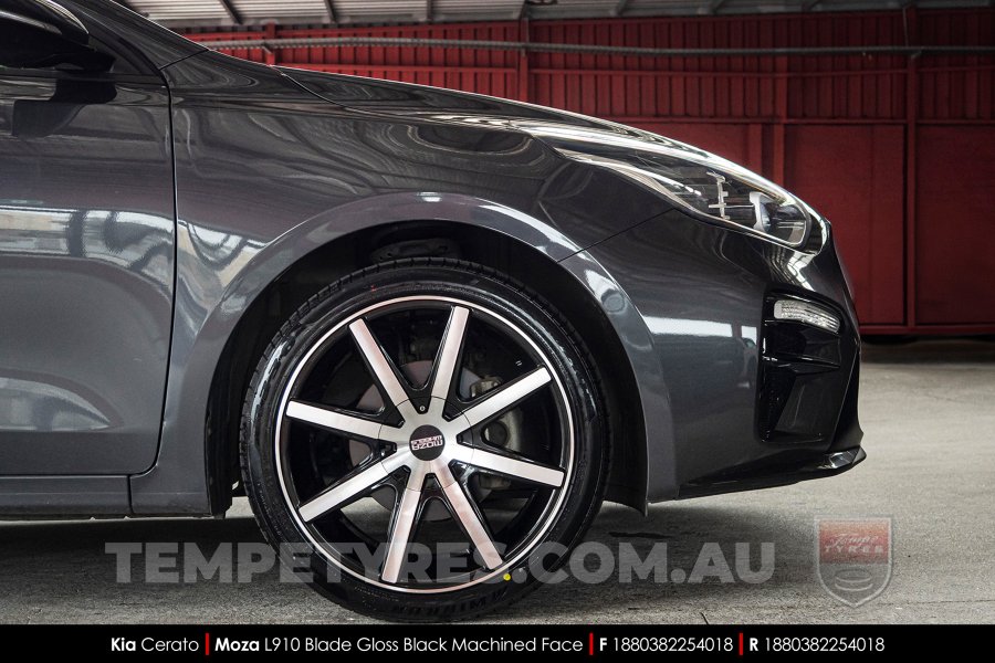 18x8.0 MOZA 910 Blade Gloss Black Machined on Kia Cerato