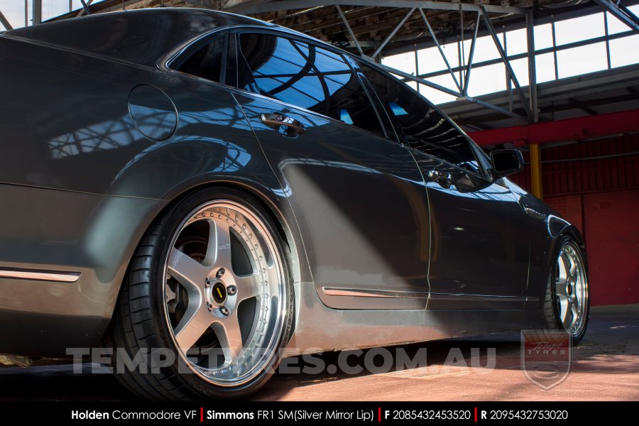 20x8.5 20x9.5 Simmons FR-1 Silver on Holden Commodore VF