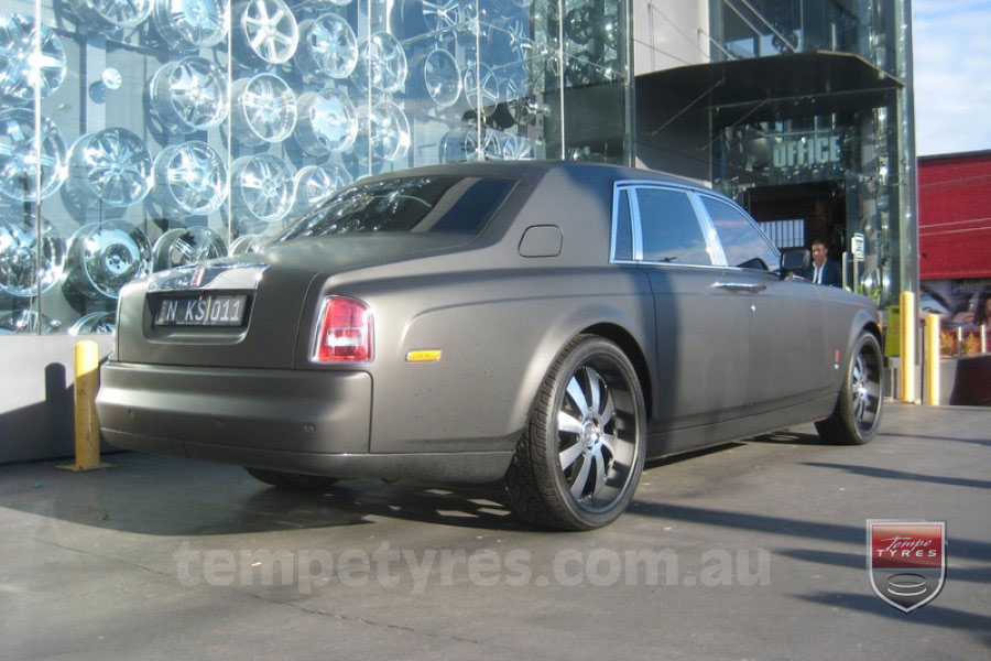 24x10 Lenso Concerto - BKQ on ROLLS ROYCE PHANTOM