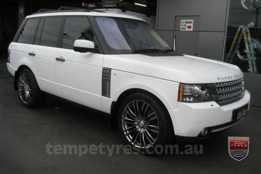 22x9.5 Lenso Como Shadow on RANGE ROVER VOGUE