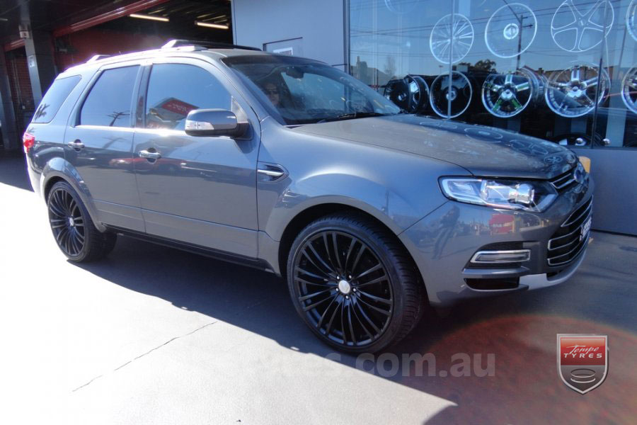 22x9.5 Lenso Como Black on FORD TERRITORY