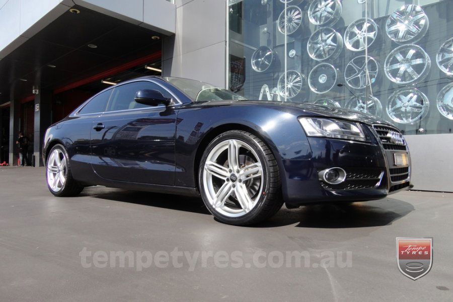 19x8.0 Style5733 on AUDI A5